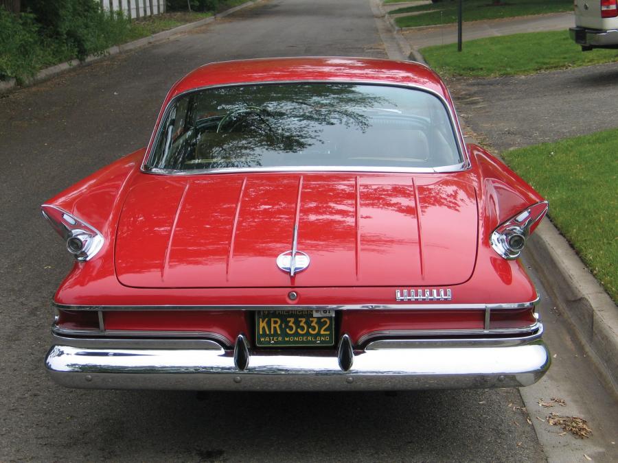  Chrysler 300G Hardtop Coupe (842) 1961 года  (фото 7 из 43)